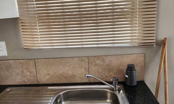 Govan Mbeki Casa | Room in B&B - Khutsong Apartmentss