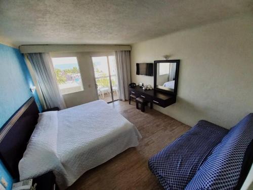 Zona Hotelera Casa | Room in Guest room - Studio 502 inside Cancun Resort