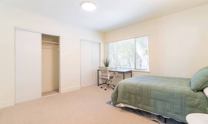 Mission District Condominio | Room in Renovated Flat w/ En-suite Bath and DECK