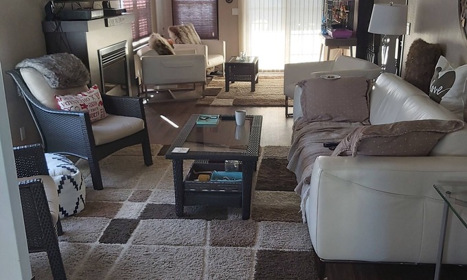Centre Wellington Cabaña | ROOM in Resort Homestay with FOOD