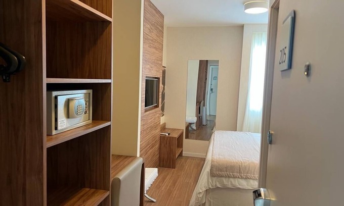 Centro Apartamento | Room in superior category hotel, great location