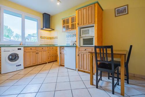 Arenes Romaines - Saint-Martin-du-Touch Apartamento | Room in Toulouse - Studio proche Airbus Toulouse St Martin Touch