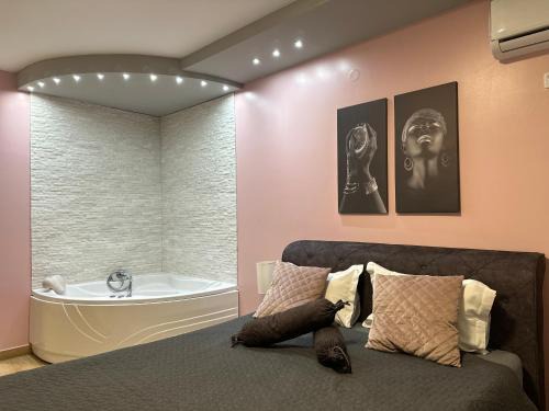 Subotica Apartamento | Room Jacuzzi “ATHENA”