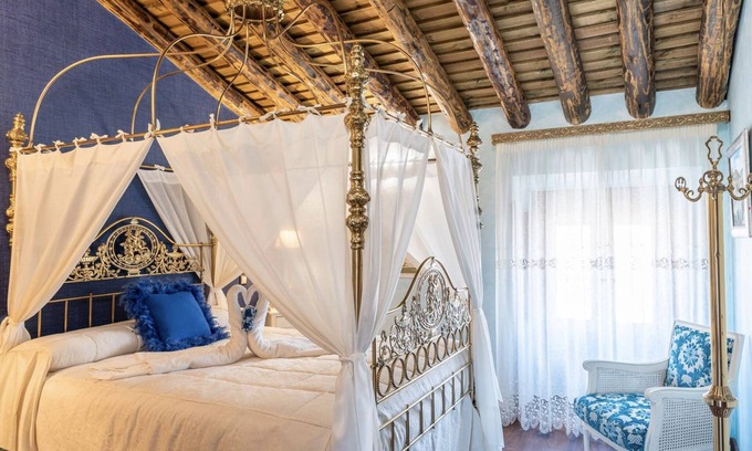 Noves Apartamento | Habitación 'Leonor' con piscina compartida, terraza compartida y Wi-Fi