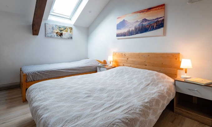 Vassieux-en-Vercors Apartamento | Room 'Les Carlines 5' with Mountain View, Shared Terrace and Wi-Fi