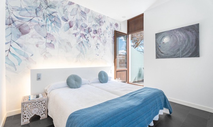 Navajas Apartamento | Room 'Luna' with Mountain View, Wi-Fi and Air Conditioning