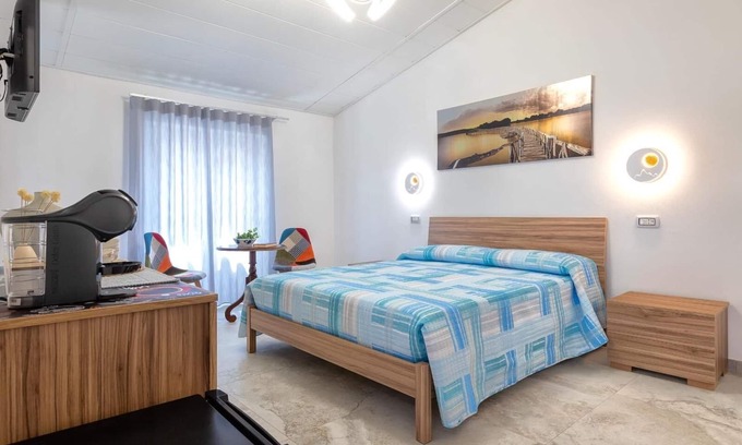 Sennori Apartamento | Habitación 'Mirto' con vistas al mar, Wi-Fi y aire acondicionado