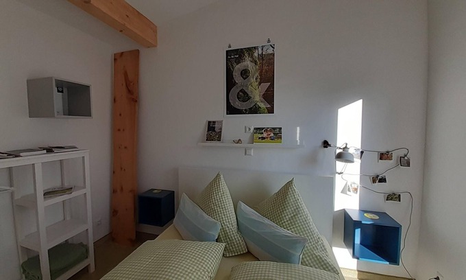 Bad Urach Apartamento | Habitación 'Nº 1' con terraza compartida, jardín común y wifi