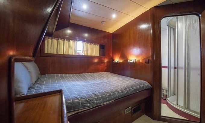 Paradise Alquiler De Eote | Room on luxury sailyacht