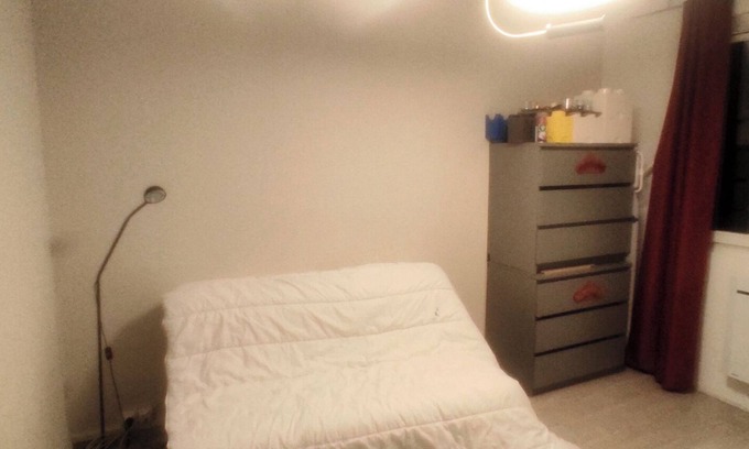 Bourgoin-Jallieu Apartamento | Room on the ski route, close to the town center, in a quiet location