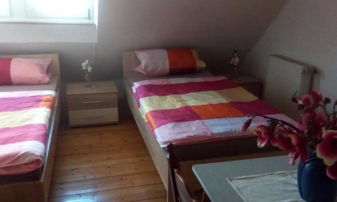 Daun Casa | Room rental Pargen (Budget twin room)