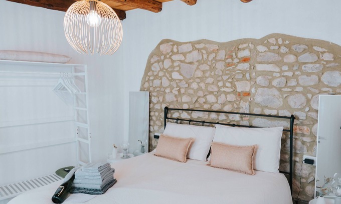 Cison di Valmarino Apartamento | Room 'Rustic Charm' with Wi-Fi