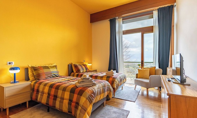Montevecchia Apartamento | Habitación 'Stanza Miele' con vistas a la montaña, terraza compartida y Wi-Fi