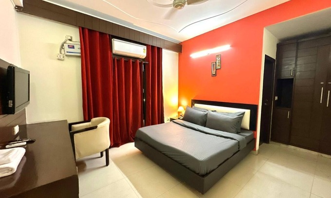 Gurugram Apartamento | Room with attach washroom near golf course road