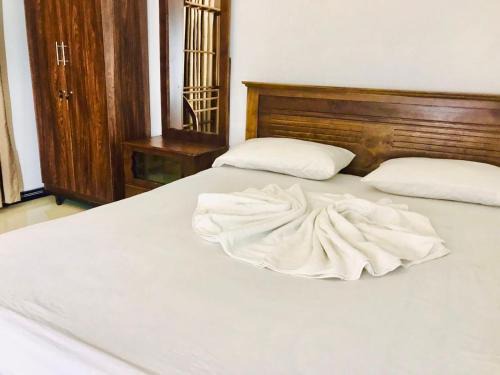 Kalagedihena Casa | Rooms by Lineros Yakkala
