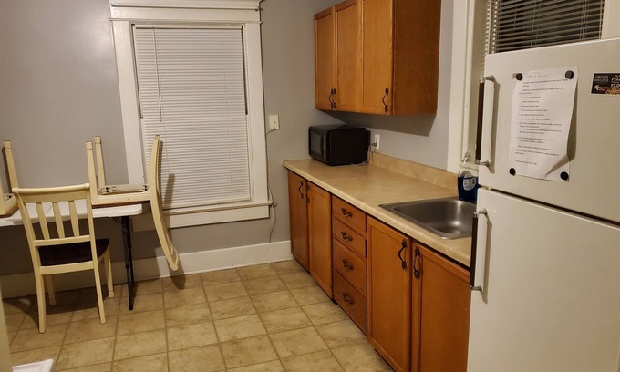 Pratt Casa | Rooms for rent! Traveling worker lodging!
