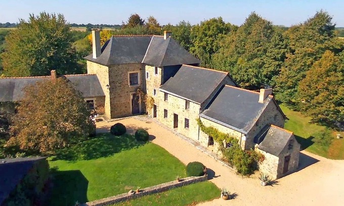 Chatelain Cama Y Desayuno | Rooms in an 18th-century manor house in the countryside. Calm, rest and relaxation.