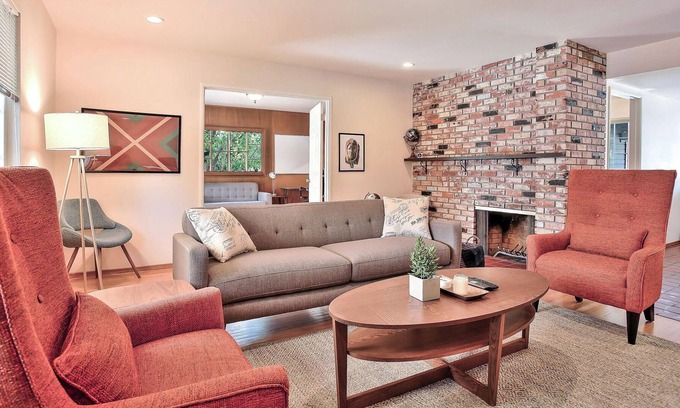 Sunnyvale West Casa | Roomy 3 BR Home in Sunnyvale w/ Private Backyard
