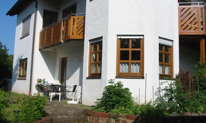 Queichhambach Apartamento | Amplio apartamento de 3 estrellas, situado en las afueras con vistas a las Trifels castillo