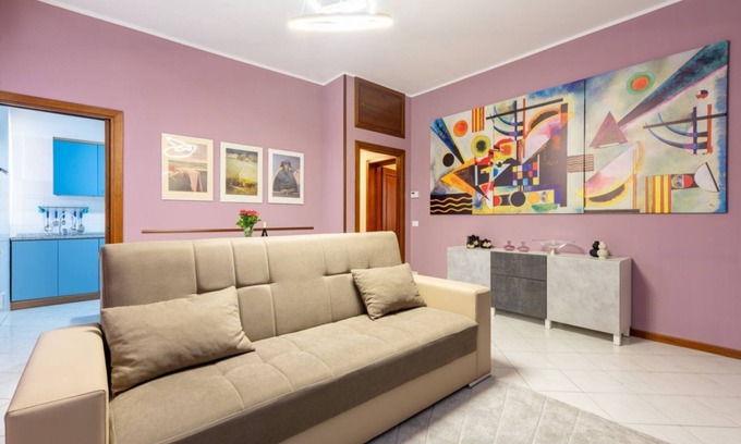 Parma City Centre Apartamento | Parma Station Colorful Apartment with Balcony x5
