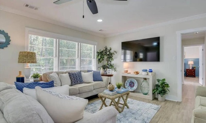 North Augusta Cabaña | Roomy Cozy Cottage near the City