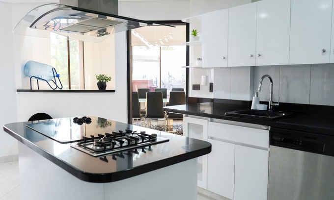 El Tesoro Casa | ROOMY HOUSE IN POBLADO/JACCUZZI/AC/VISITORS ALLOWED