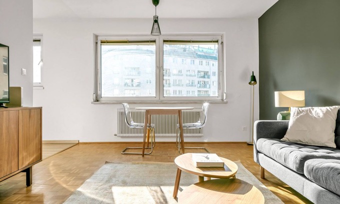 Erdberg Apartamento | Roomy Landstraße 1BR w/ Elevator, near Metro U3, by Blueground