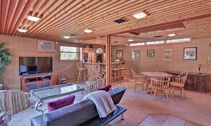 Nashville Casa | Roomy Nashville Getaway on Percy Priest Lake!