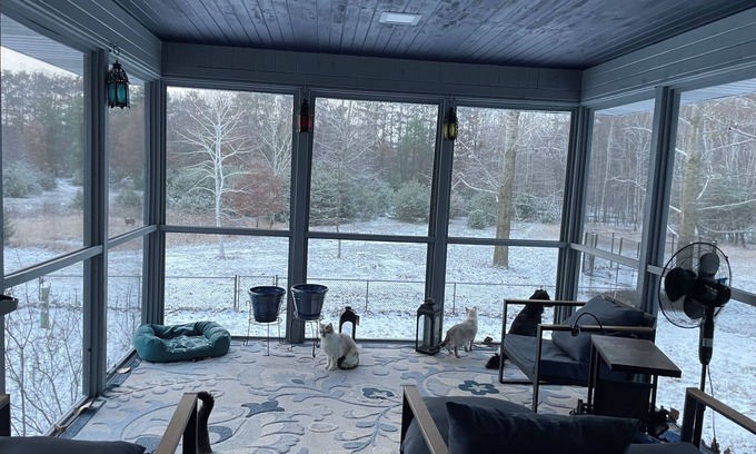 East Bethel Casa | Roomy private country retreat - pet and kid friendly