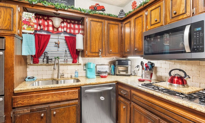 Shawnee Casa | Rosa St. Retreat