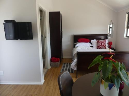 Gonubie Casa | Rose and Ale Self Catering Units