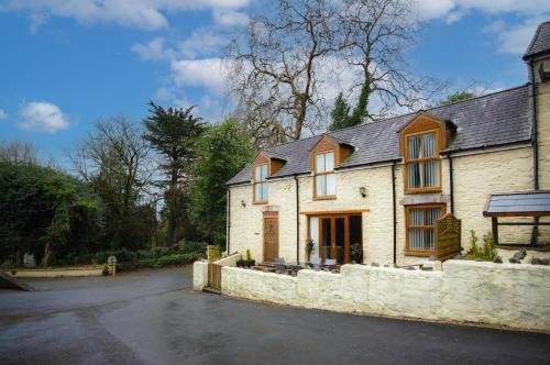 Llanddowror Casa | Rose Coach House - 3 Bedroom Cottage - Pendine