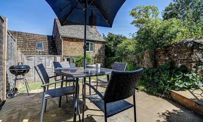 Middleton Cheney Cabaña | Stunning 2BR Cotswold Cottage in Adderbury