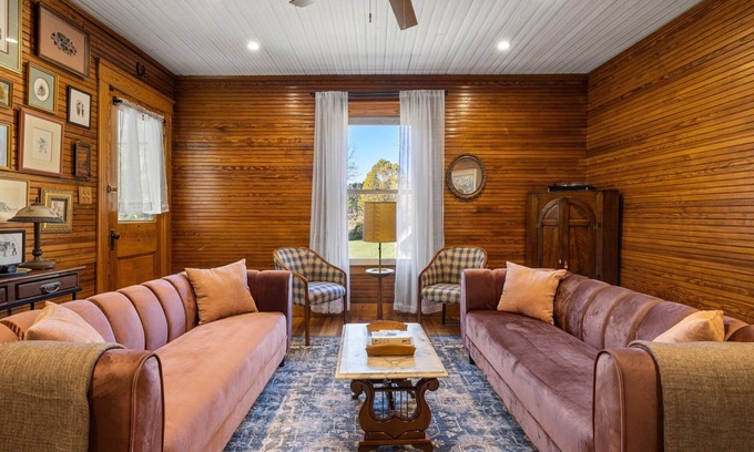 Skyland Casa | Rose Hill Manor