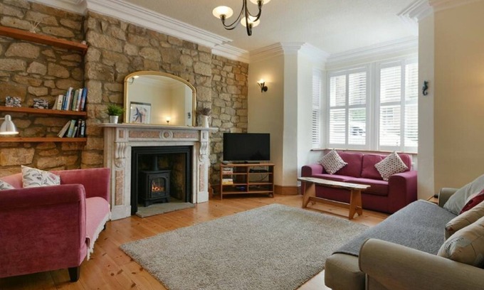 Alnmouth Cabaña | ROSE HOUSE, pet friendly, luxury holiday cottage in Alnmouth