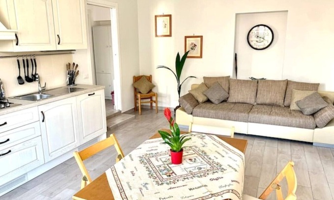 Roseto degli Abruzzi Apartamento | Roseto Beach Escape Entire Apartment - Steps From the Beach