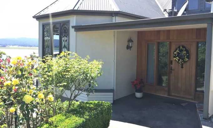 Rosevears Otro | Rosevears Gem Waterview Signature Home