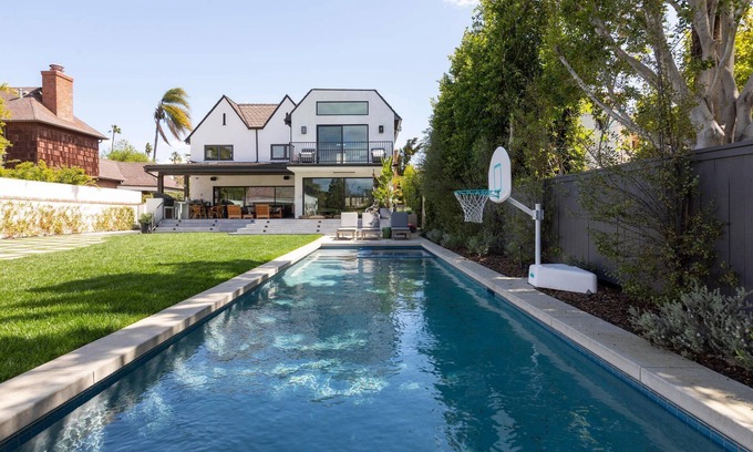 Greater Wilshire - Hancock Park Apartamento | Rosewood Avenue II by onefinestay