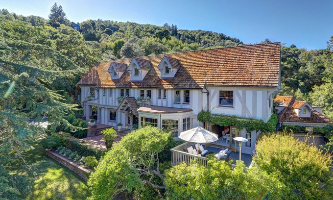 San Anselmo Casa | Ross Estate: pool, spa, outdoor kitchen and fireplace, lush gardens and privacy