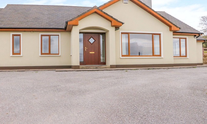 Farranfore Casa | ROSSANEAN, family friendly in Farranfore, County Kerry
