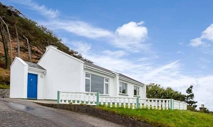 Glenbeigh Casa | ROSSBEIGH BEACH COTTAGE NO 6, pet friendly in Glenbeigh, County Kerry