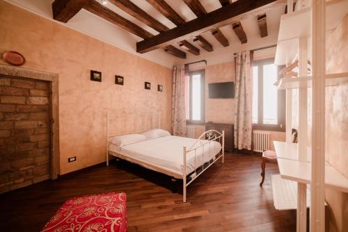 Santa Croce Apartamento | Rosso Veneziano