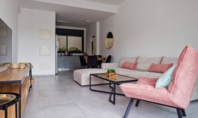 Tel Aviv Casa | Rotchild area - 3 bedrooms garden apt