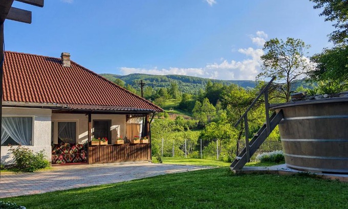 Vulcan Casa | Roua Land