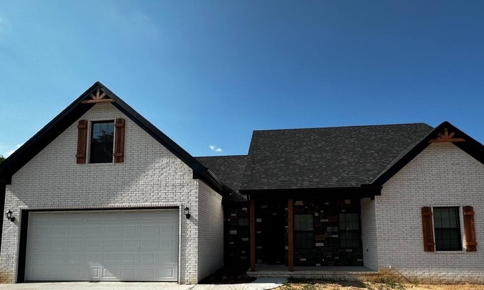 Conway Casa | Round Mountain Lazy Days