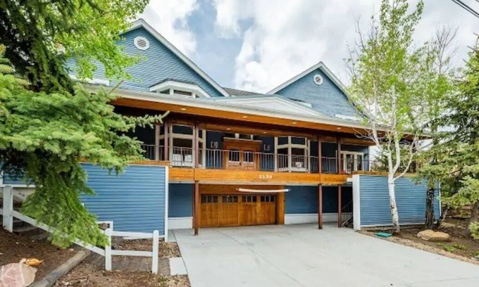 Downtown Park City Condominio | Row House #2 in Old Town Park City Right Next to PCMR