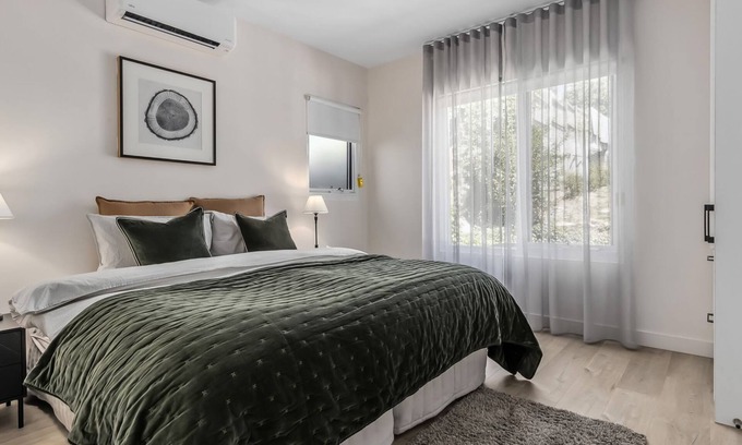 Hepburn Springs Casa | Roxy on Church - well equipped stylish house with views!