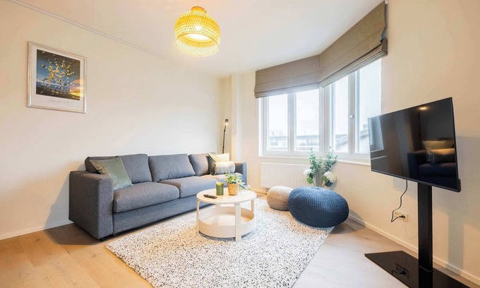 Stratum Apartamento | Royal 65m2 One Bedroom Apartment (VW-140-A)