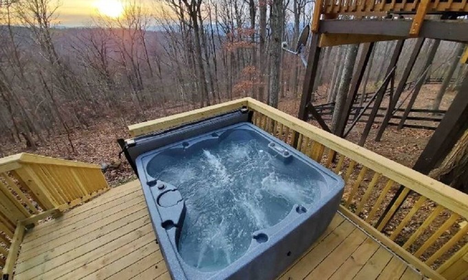 Front Royal Cabina | ♛Royal A-Frame♛HOT TUB★PetsOK★WoodStove★FASTwifi