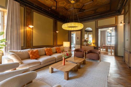 Indre By Apartamento | Royal and Luxurious Manor Apartments